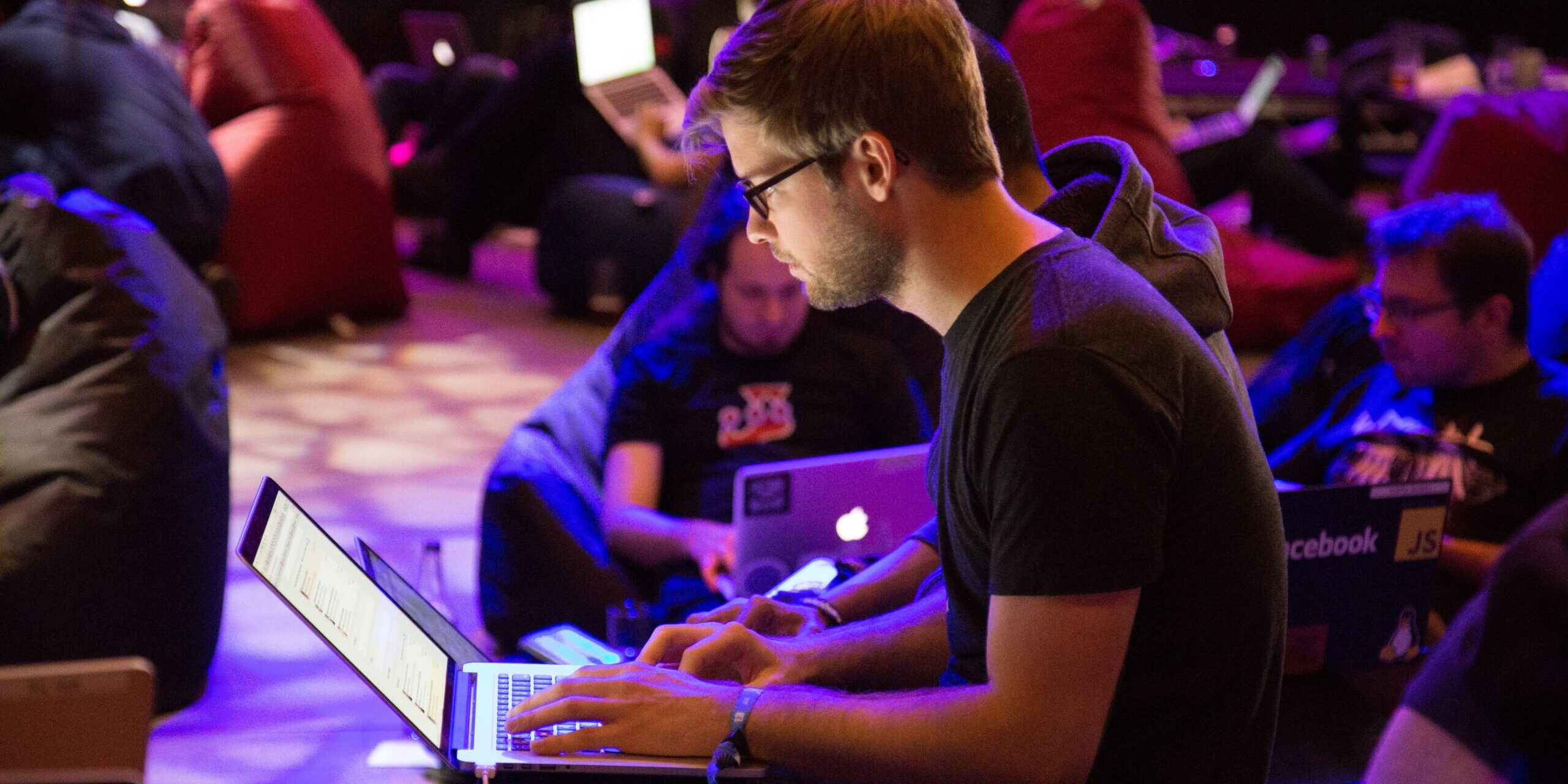 Revolutionizing Supply Chains: People and AI Join Forces for a Smarter Future Revolutionizing Supply Chains: People and AI Join Forces for a Smarter Future