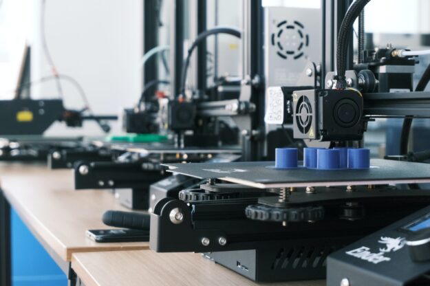 Equipment Manufacturers Adapt to Secure Supply Chains Equipment Manufacturers Adapt to Secure Supply Chains