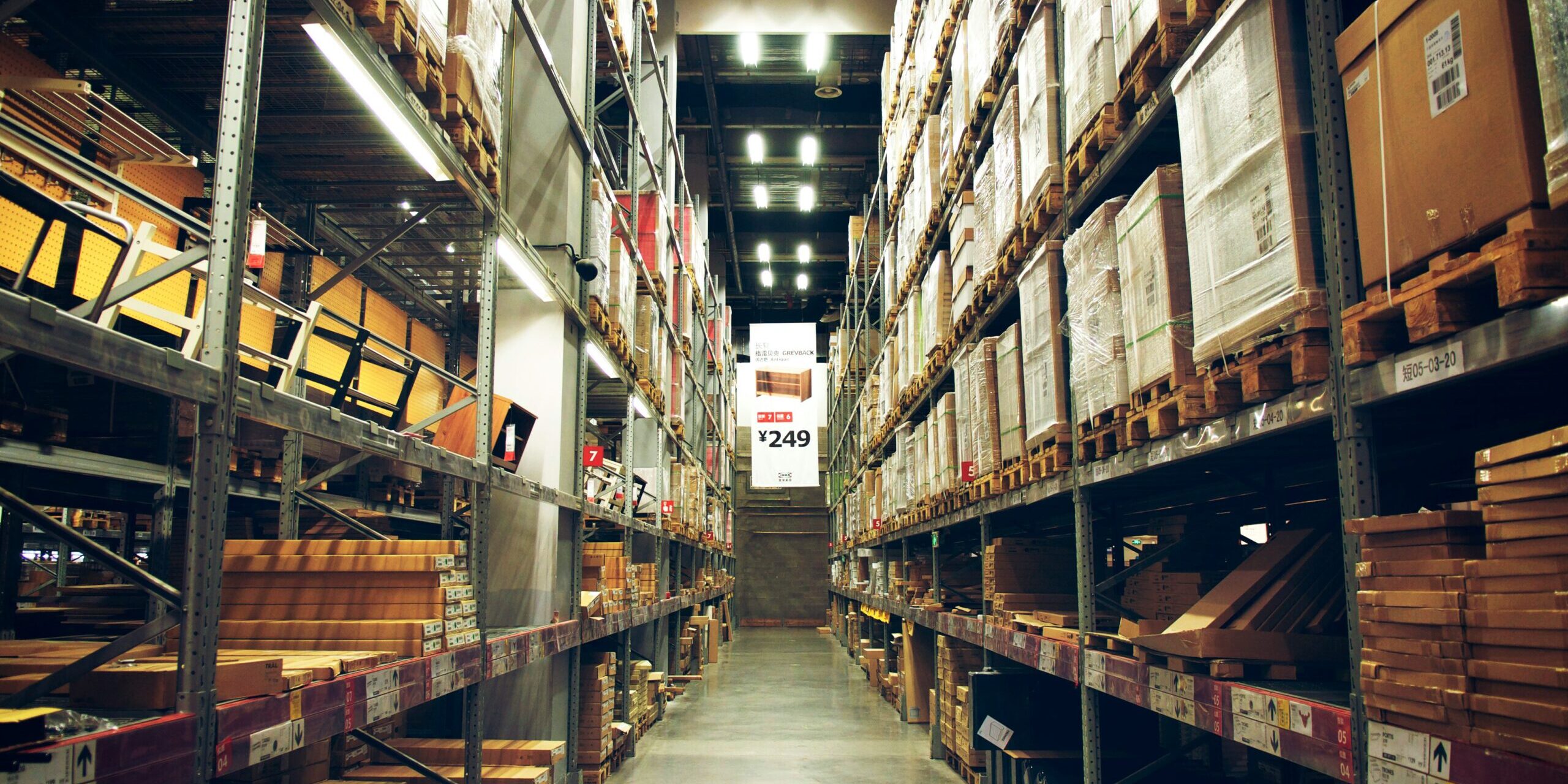 Revolutionizing Warehouse Logistics: Innovations in Collaboration Revolutionizing Warehouse Logistics: Innovations in Collaboration