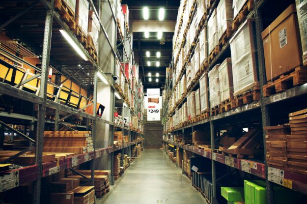 Revolutionizing Warehouse Logistics: Innovations in Collaboration Revolutionizing Warehouse Logistics: Innovations in Collaboration