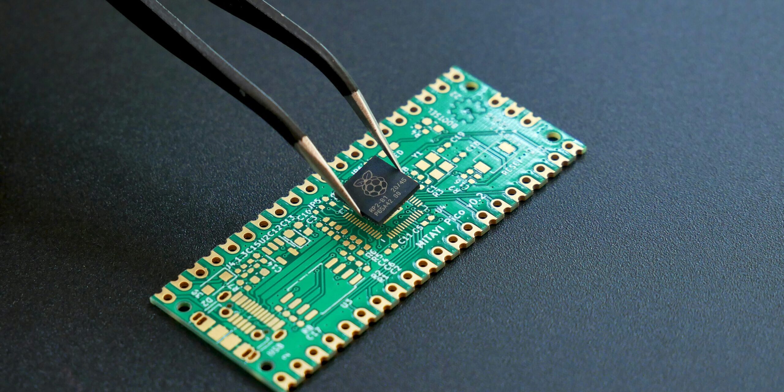 Taiwan’s Supply Chain Empowers Early Mass Production of Cutting-Edge High Bandwidth Memory Taiwan's Supply Chain Empowers Early Mass Production of Cutting-Edge High Bandwidth Memory