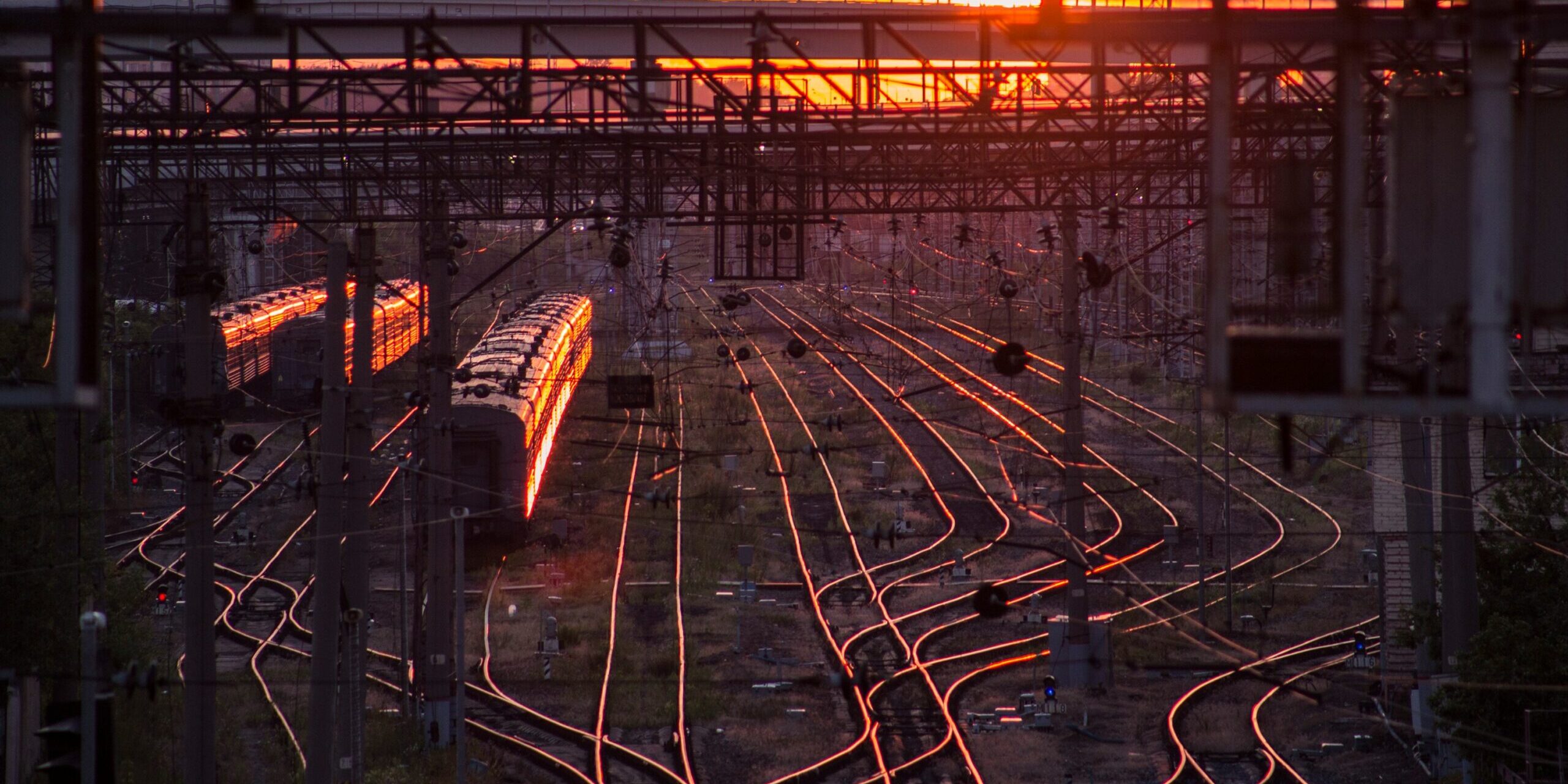 Global Experts Highlight Importance of Rail Services in Supply Chain Global Experts Highlight Importance of Rail Services in Supply Chain