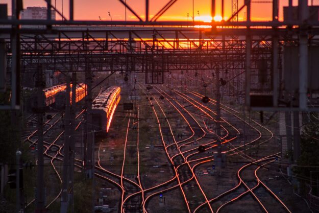 Global Experts Highlight Importance of Rail Services in Supply Chain Global Experts Highlight Importance of Rail Services in Supply Chain