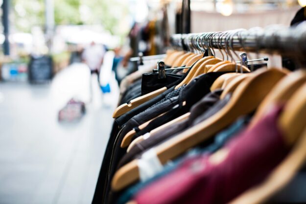 Applying Lessons from Retail Logistics to Infrastructure Projects Applying Lessons from Retail Logistics to Infrastructure Projects