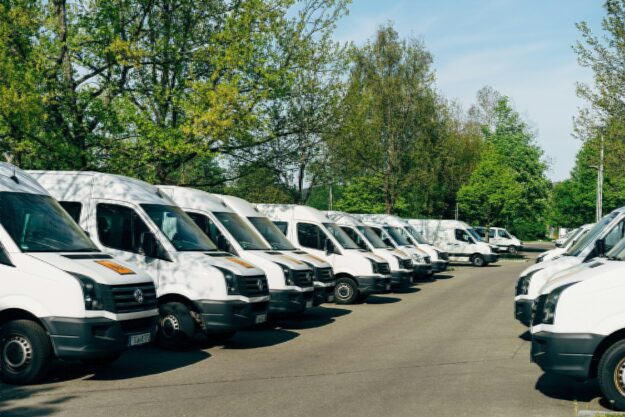 Electric Delivery Fleets Pave the Way for Sustainable Supply Chains Electric Delivery Fleets Pave the Way for Sustainable Supply Chains