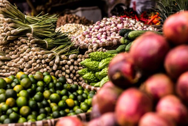 Vertical Farming Revolutionizes Fresh Food Supply Chain Vertical Farming Revolutionizes Fresh Food Supply Chain