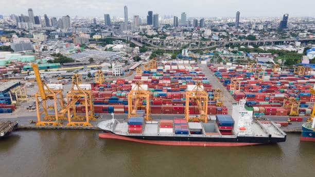Vietnam’s Logistics Sector: A Prime Investment Opportunity Vietnam's Logistics Sector: A Prime Investment Opportunity