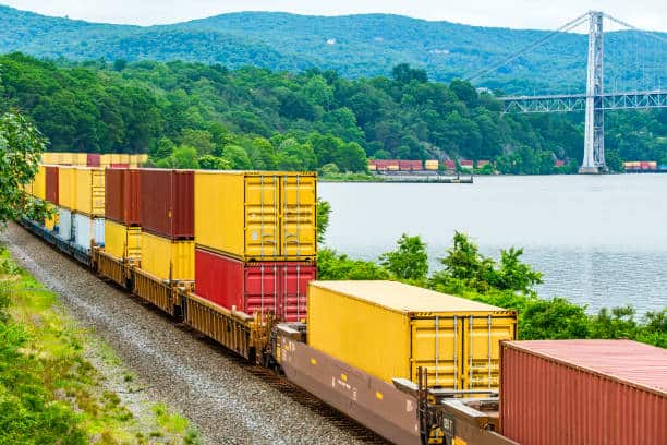 Vietnam Enhances Rail Freight Services to Strengthen Supply Chain Efficiency Vietnam Enhances Rail Freight Services to Strengthen Supply Chain Efficiency